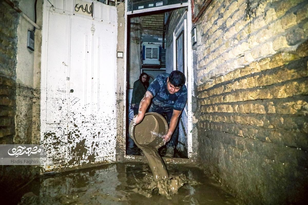 روایتهای ساکنان سپاه ۶۹ از غرق شدن زندگیشان روایتهای ساکنان سپاه ۶۹ از غرق شدن زندگیشان