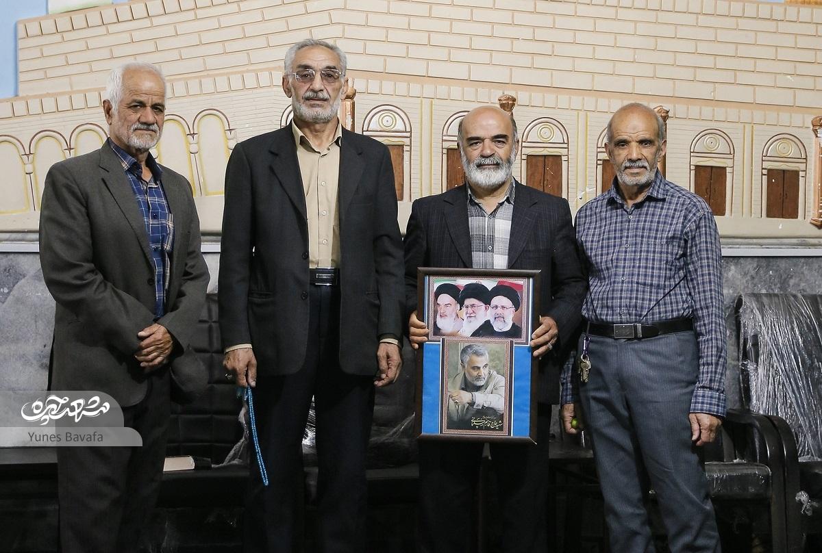 روزهای تلخ رحلت امامخمینی(ره) در قاب خاطرات قدیمیهای شهرک امام روزهای تلخ رحلت امامخمینی(ره) در قاب خاطرات قدیمیهای شهرک امام