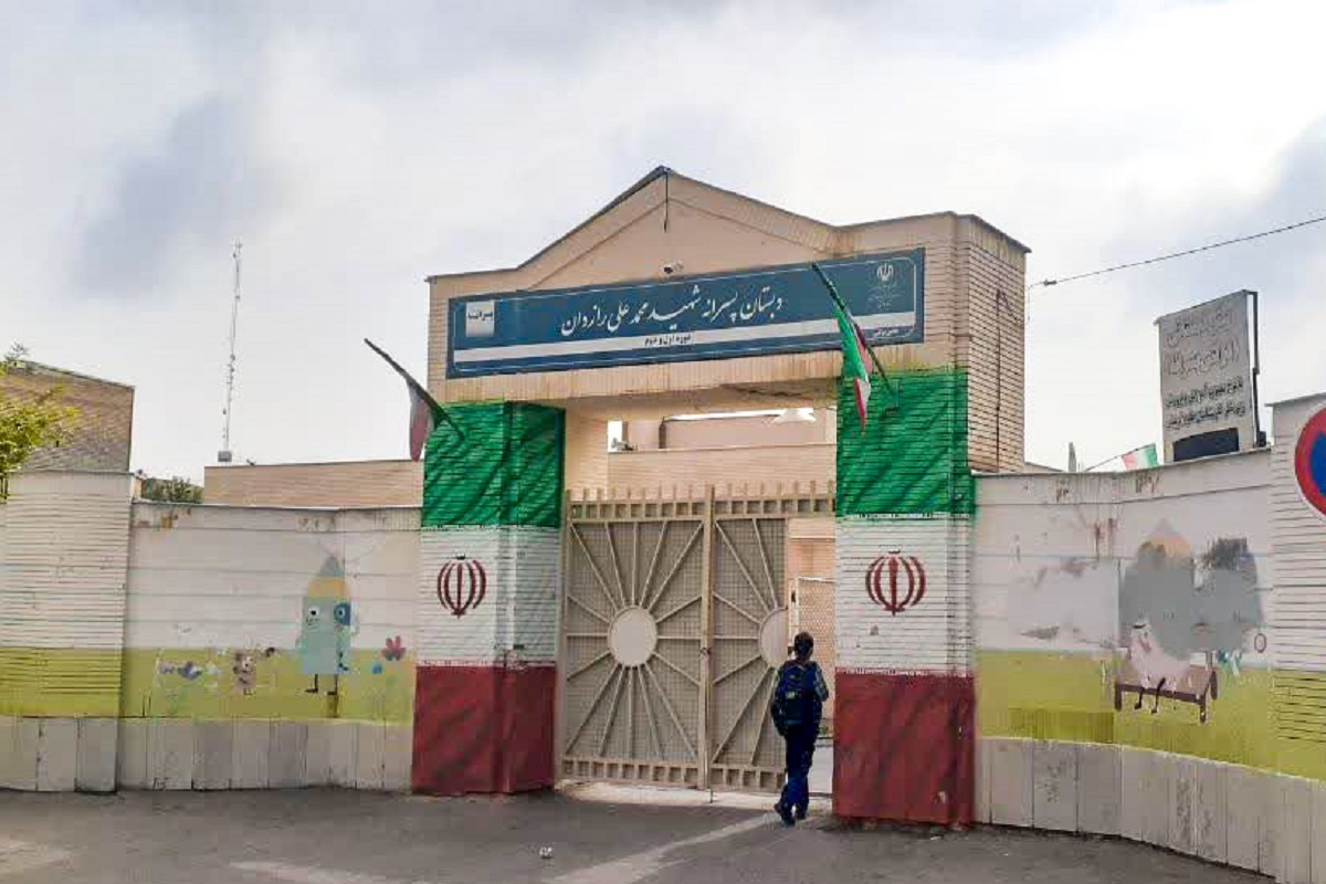 ترافیک مداوم در کوچه دردار استادیوسفی ترافیک مداوم در کوچه دردار استادیوسفی