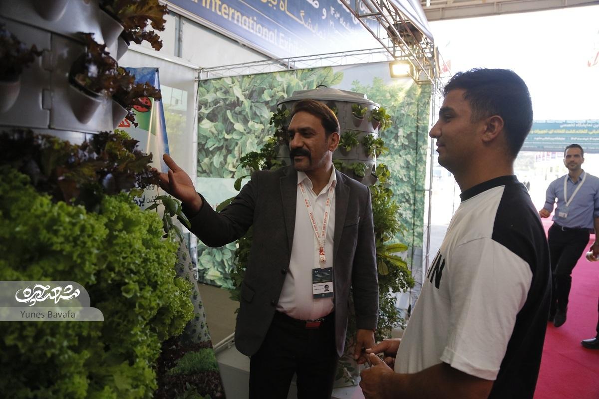 مسعود همایونی نخستین مزرعه هواکشت کشور را راهاندازی کرده است مسعود همایونی نخستین مزرعه هواکشت کشور را راهاندازی کرده است