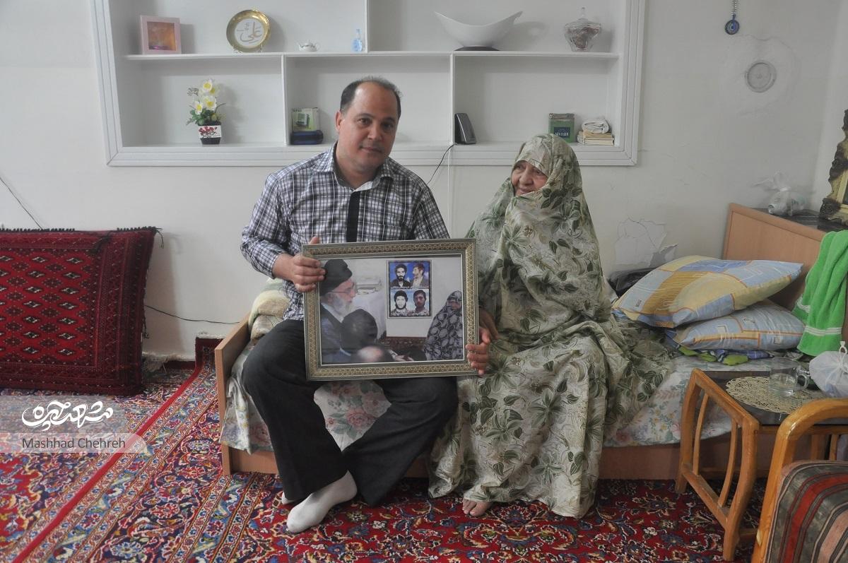 خانواده «عکاس مصور» چهار شهید را به انقلاب تقدیم کردهاند خانواده «عکاس مصور» چهار شهید را به انقلاب تقدیم کردهاند