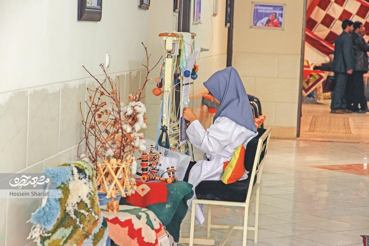 هنرستان «همیاران صالحه» یکی از سه هنرستان استثنایی دختران مشهد، در محله حجاب قرار دارد. هنرستان «همیاران صالحه» یکی از سه هنرستان استثنایی دختران مشهد، در محله حجاب قرار دارد.