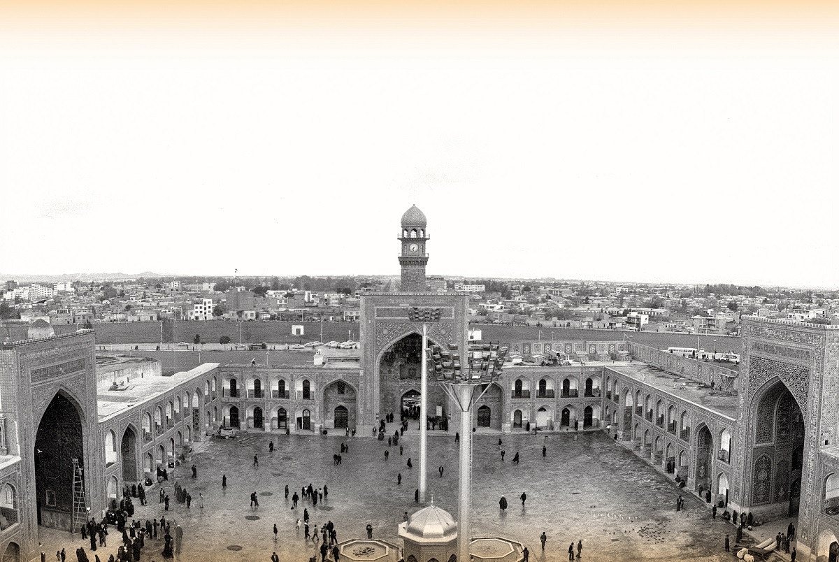 گذری بر توسعه و تغییرات انجامشده در حرمرضوی پس از انقلاب گذری بر توسعه و تغییرات انجامشده در حرمرضوی پس از انقلاب