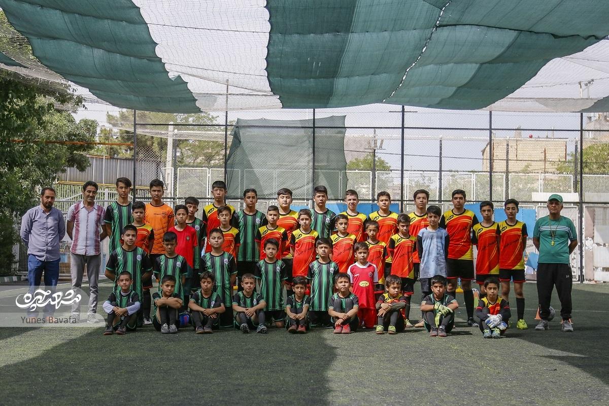 آقای طیبی هم تکنیک فوتبال میآموزد و هم زندگی کردن آقای طیبی هم تکنیک فوتبال میآموزد و هم زندگی کردن