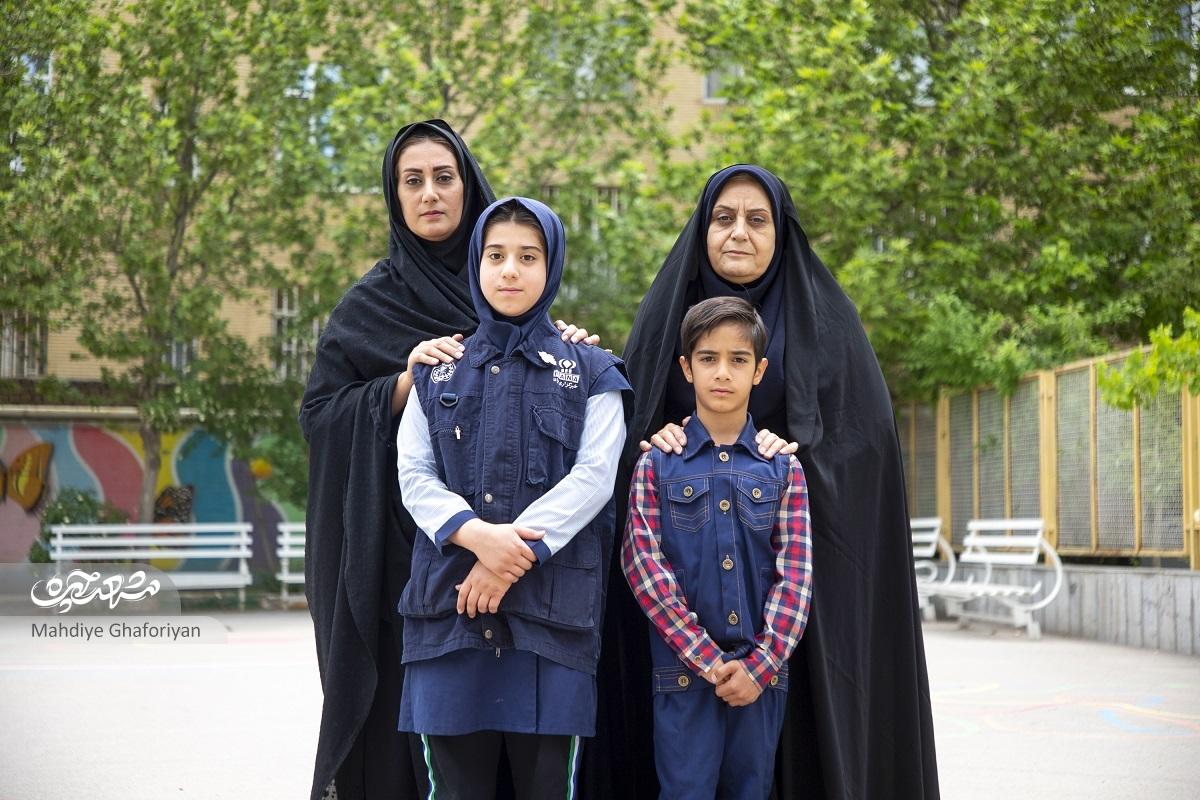 حسنا داریوش، خبرنگار کوچک حاضر در صحنه حسنا داریوش، خبرنگار کوچک حاضر در صحنه
