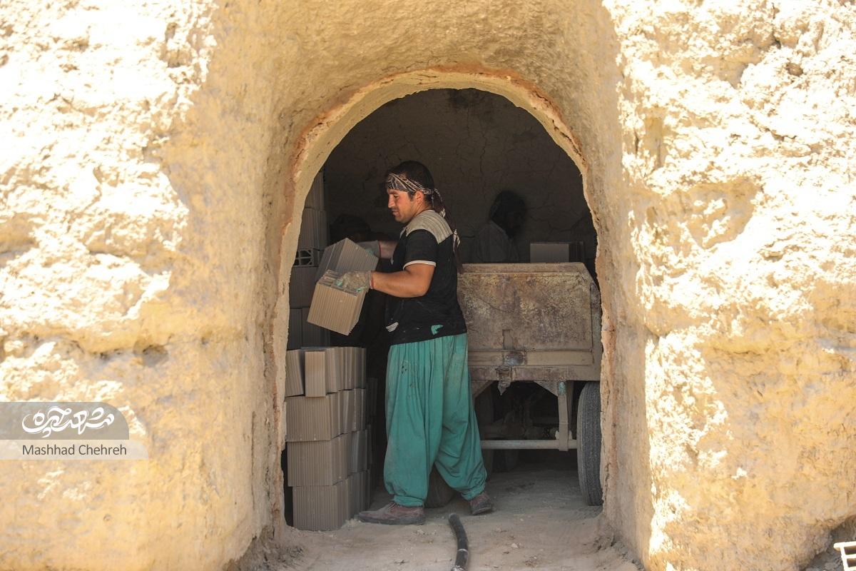 روایتی گرم از آجر‌هایی که مشهد را ساختند