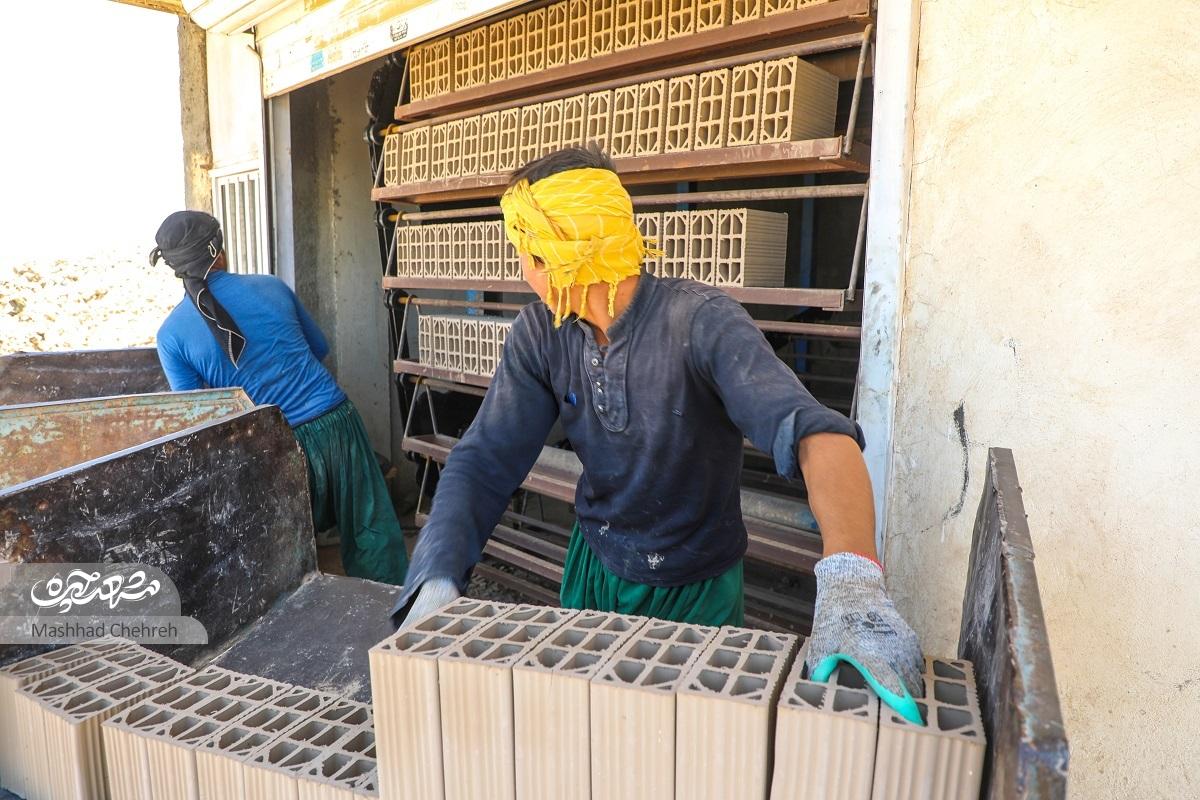 روایتی گرم از آجر‌هایی که مشهد را ساختند