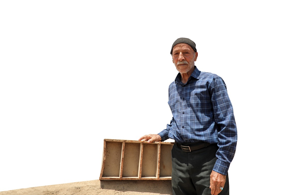 روایتی گرم از آجر‌هایی که مشهد را ساختند