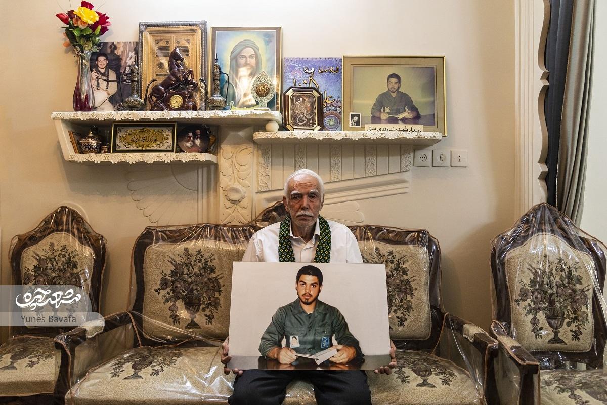 پدر و مادر شهید سیدمهدی نعمتی هر سال برای مراسم عید غدیر به دیدن پسرشان میروند پدر و مادر شهید سیدمهدی نعمتی هر سال برای مراسم عید غدیر به دیدن پسرشان میروند
