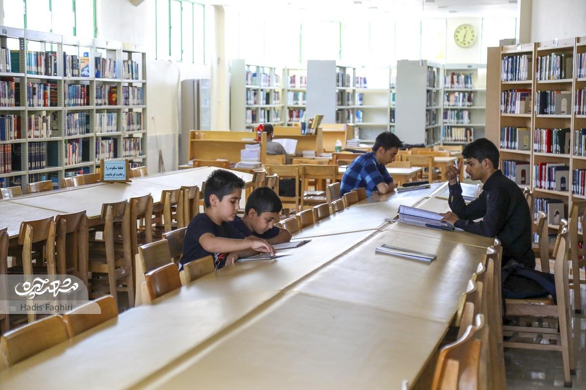 استقبال مخاطبان از کتابخانه حضرت عباس(ع) پیش از  افتتاح رسمی