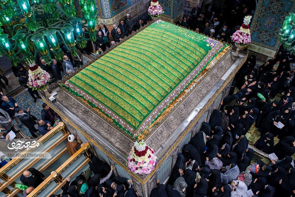 داستان دستان ننه سکینه و شست‌وشوی پرده‌های ضریح امام‌رضا(ع)