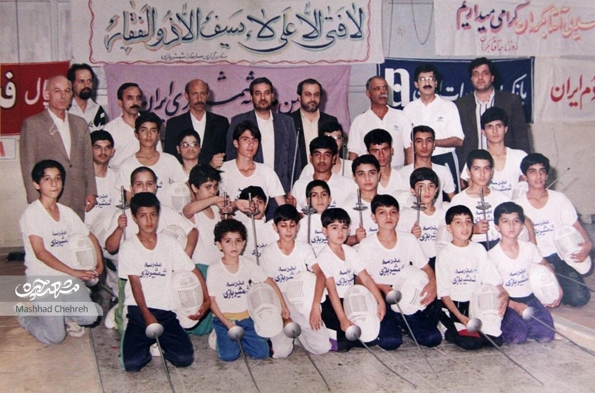 سید صادق اقتصادی اولین مدرسه شمشیربازی مشهد را راه اندازی کرده است سید صادق اقتصادی اولین مدرسه شمشیربازی مشهد را راه اندازی کرده است