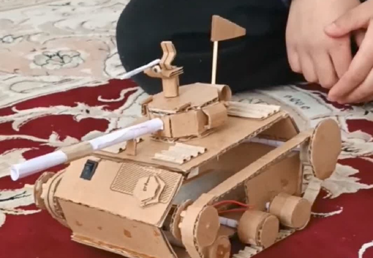 دست ساخته‌های مقوایی  سیدحجت حسینی، واقعی است