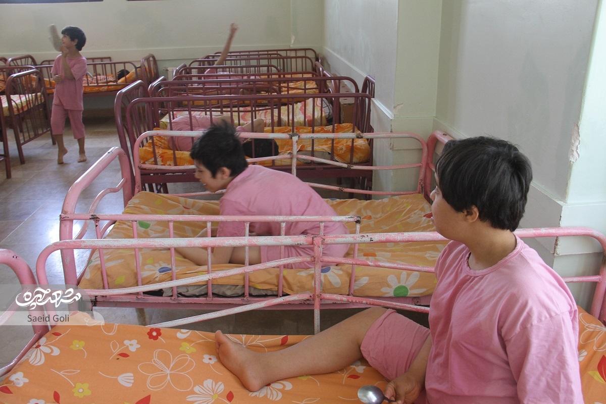 در «خانه کودکان کمتوان ذهنی نرگس» ۸۴ کودک زندگی میکنند در «خانه کودکان کمتوان ذهنی نرگس» ۸۴ کودک زندگی میکنند