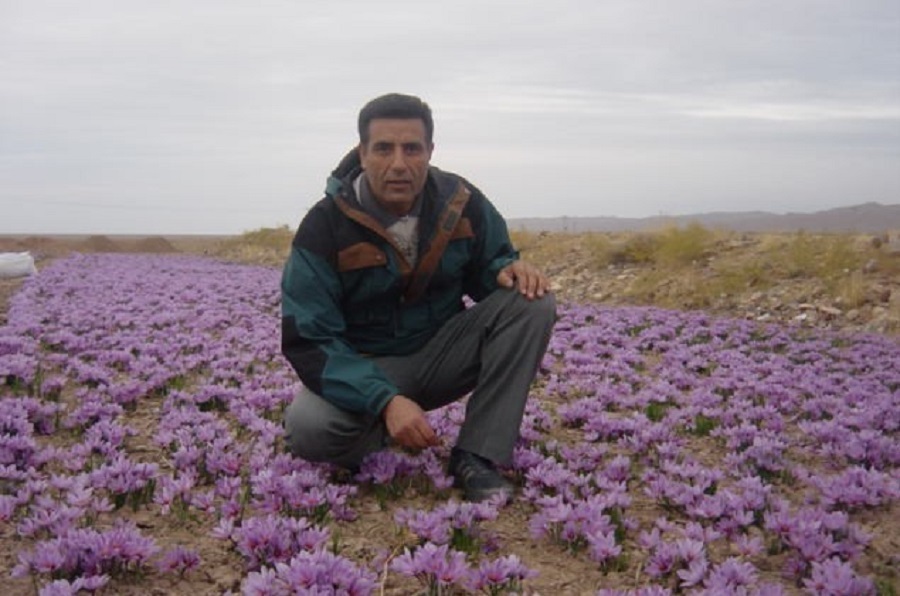 علی جمشیدی قصد دارد با پای پیاده قصد دارد ایران را دوربزند علی جمشیدی قصد دارد با پای پیاده قصد دارد ایران را دوربزند