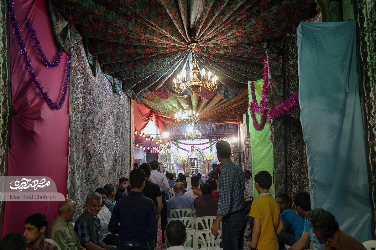 ابوالقاسم عربزاده بانی جشنی است که از ۴ دهۀ قبل در محلۀ ۱۷ شهریور برپاست ابوالقاسم عربزاده بانی جشنی است که از ۴ دهۀ قبل در محلۀ ۱۷ شهریور برپاست