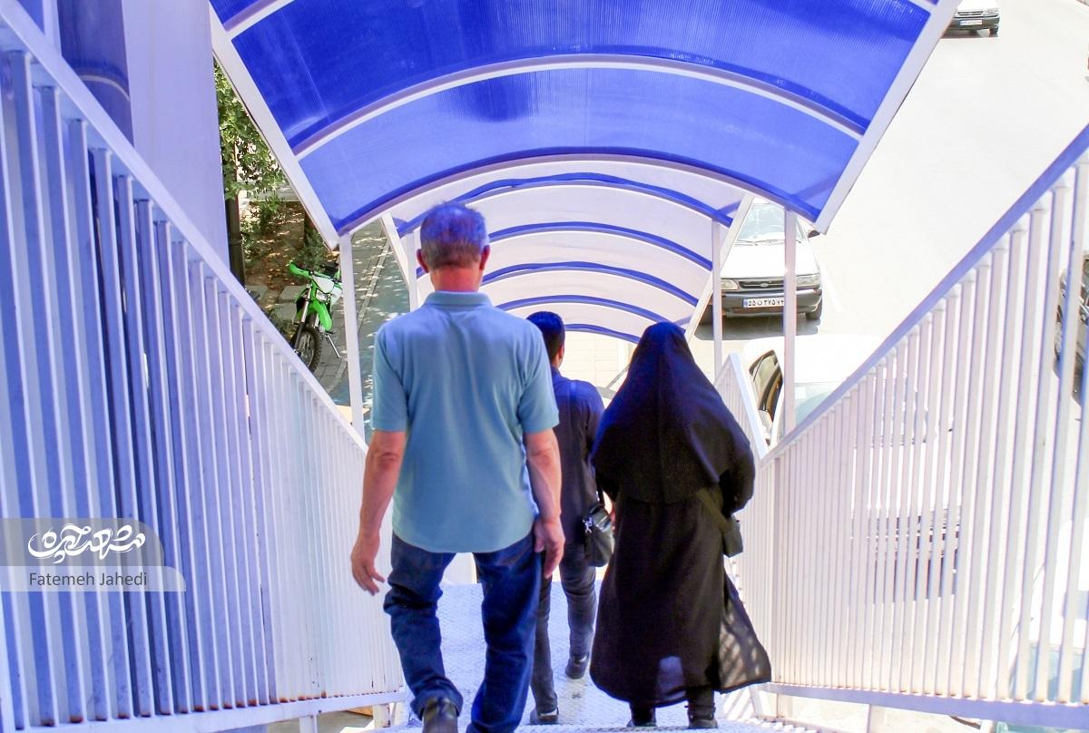 مصائب پیر شدن پلهای عابرپیاده در مشهد مصائب پیر شدن پلهای عابرپیاده در مشهد