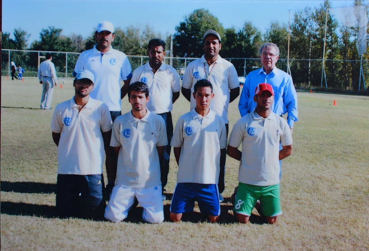 زمین کشاورزی عباس آقا، حمید صداقت را فوتبالیست کرد زمین کشاورزی عباس آقا، حمید صداقت را فوتبالیست کرد