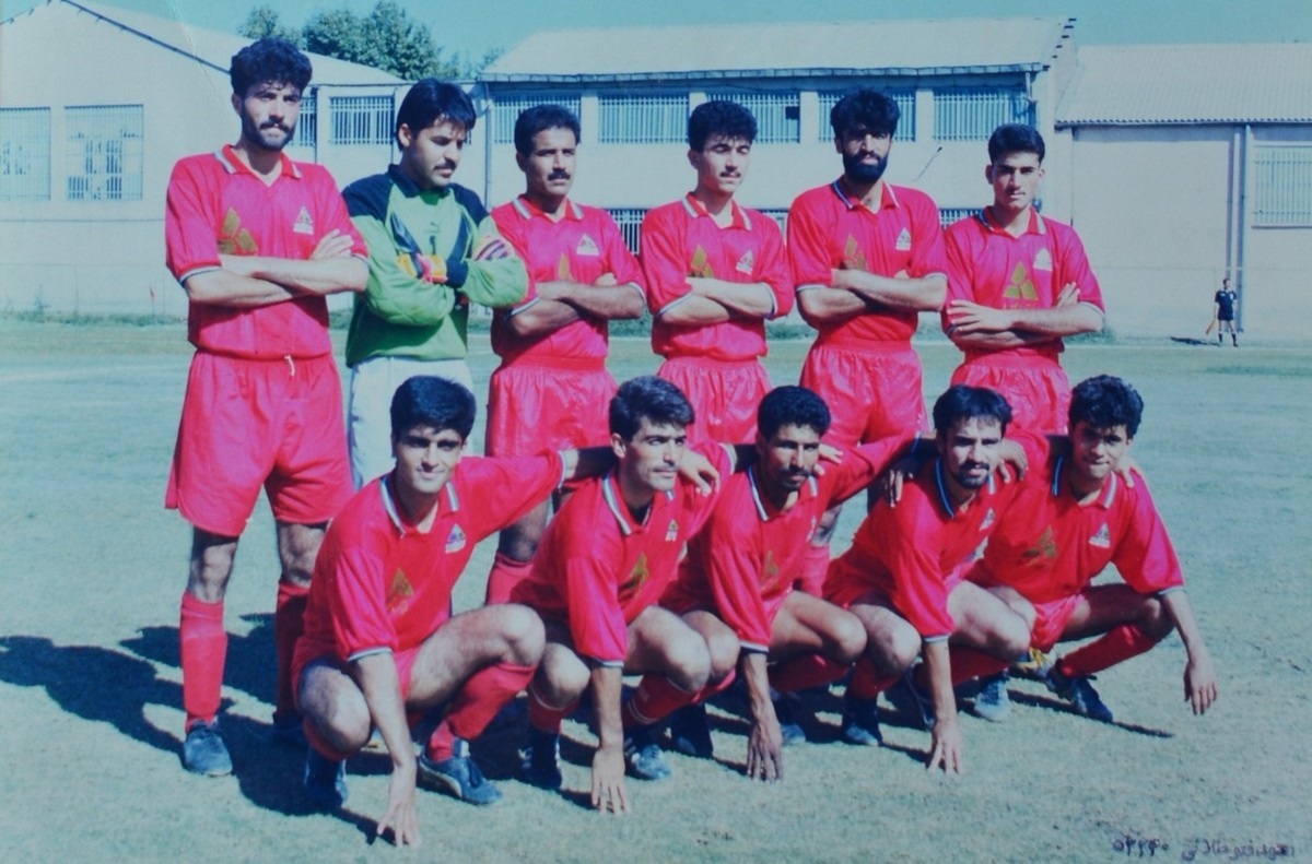 زمین کشاورزی عباس آقا، حمید صداقت را فوتبالیست کرد زمین کشاورزی عباس آقا، حمید صداقت را فوتبالیست کرد