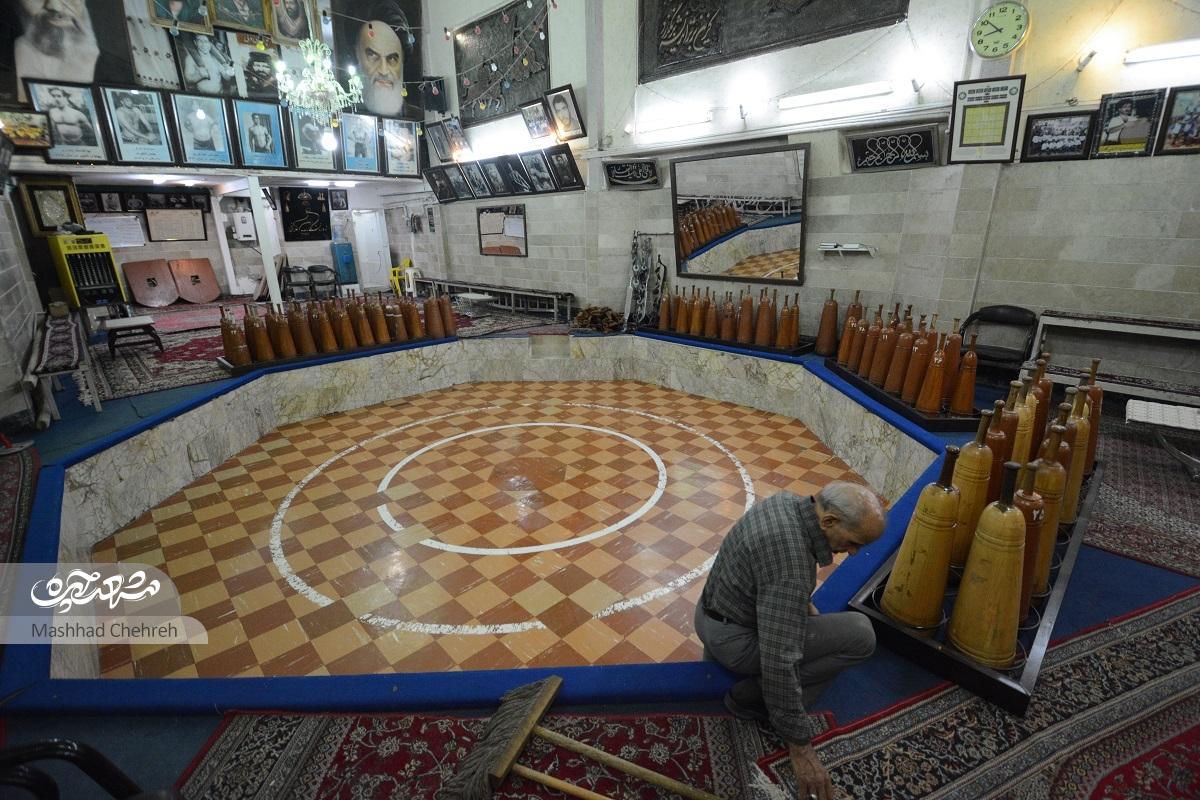 حسین کریمی، سابقه نیم‌قرن حضور در گود زورخانه را دارد