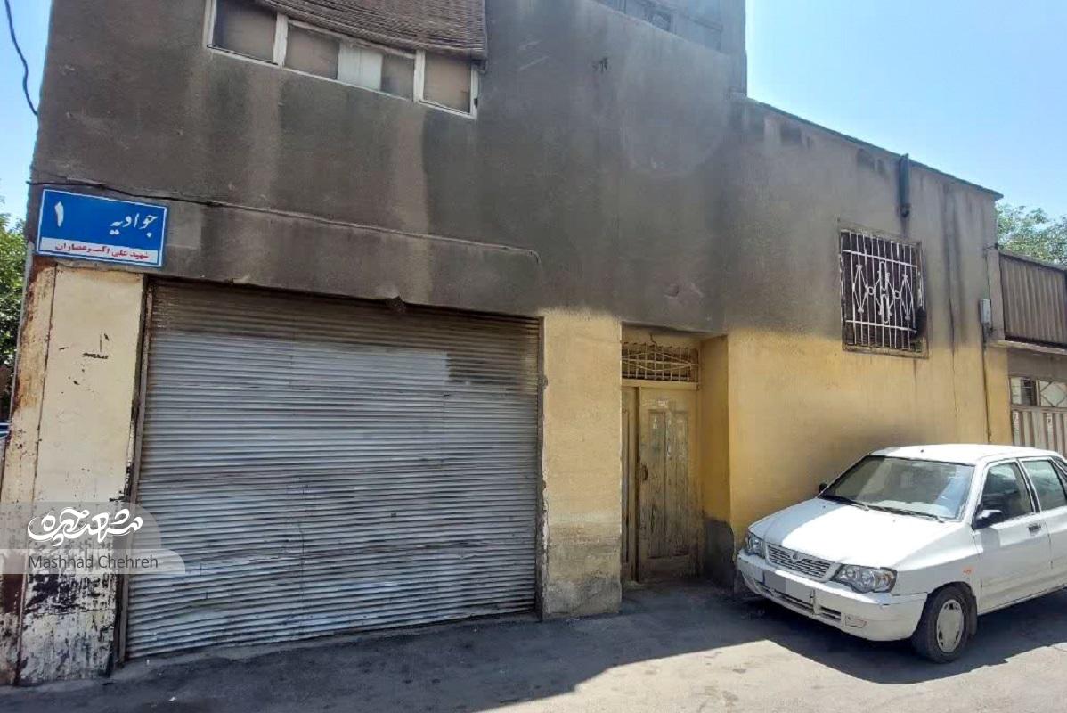 کوچه یخدان قدیم در پایین خیابان