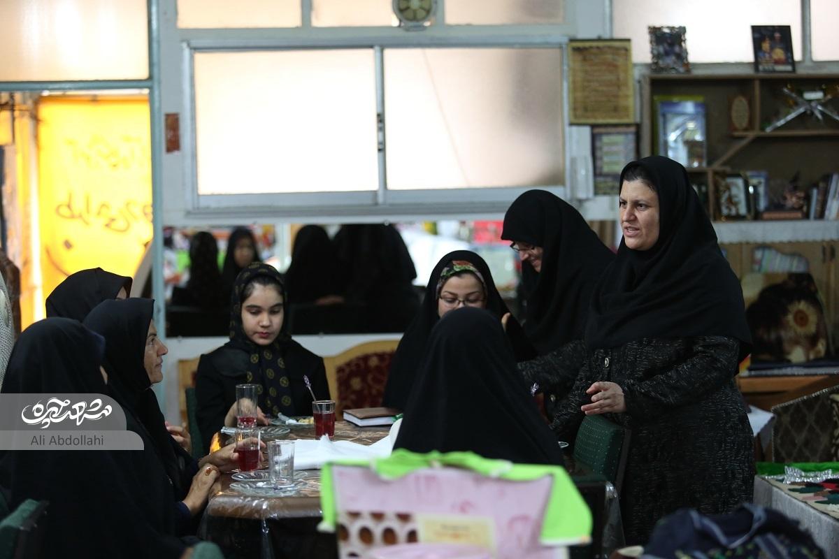 نسیم و نجمه از کودکی ۵۷ رشته هنری را آموختهاند نسیم و نجمه از کودکی ۵۷ رشته هنری را آموختهاند