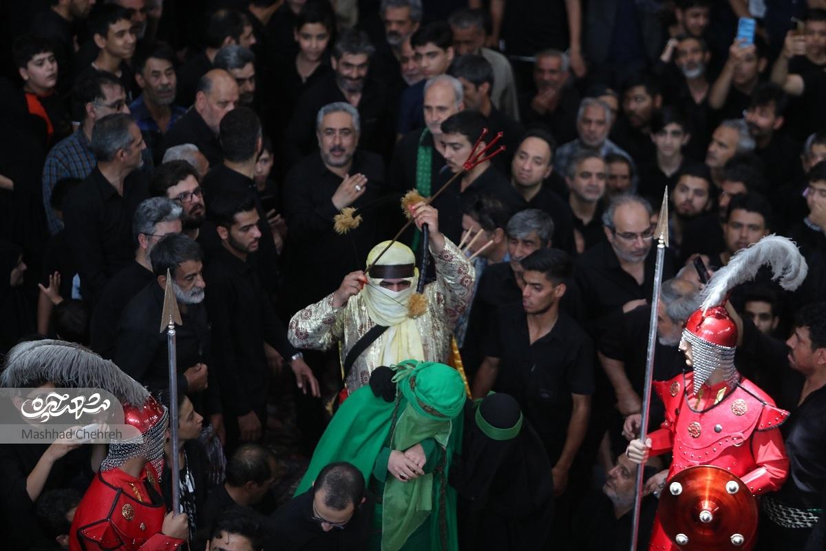 شبیهخوانی تکیه کرمانیها از تعزیه روز عاشورا شبیهخوانی تکیه کرمانیها از تعزیه روز عاشورا