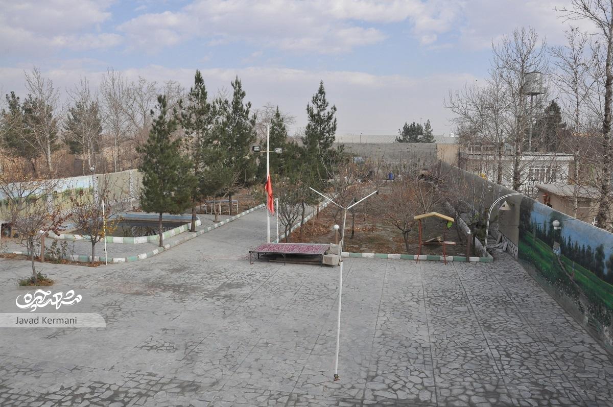 محمدصارم صفاری باغ ۲۲۰۰ متریاش را برای انجام کارهای فرهنگی در اختیار شهرداری قرار داده است محمدصارم صفاری باغ ۲۲۰۰ متریاش را برای انجام کارهای فرهنگی در اختیار شهرداری قرار داده است