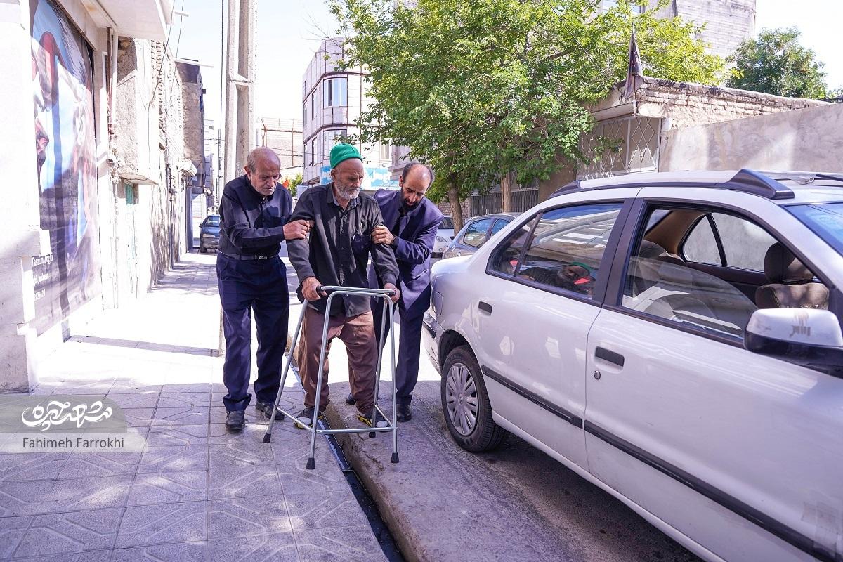 علیرضا اکرامی بانی زیارت سالمندان و معلولان محله ثامن شده است