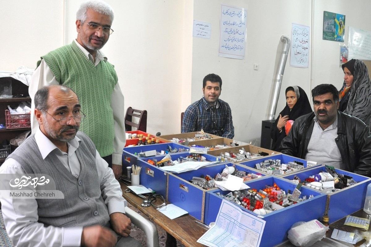 جواد رضایی هرماه به ۴۰۰ بیمار و ۴ روستا برای درمان رایگان سر می‌زند