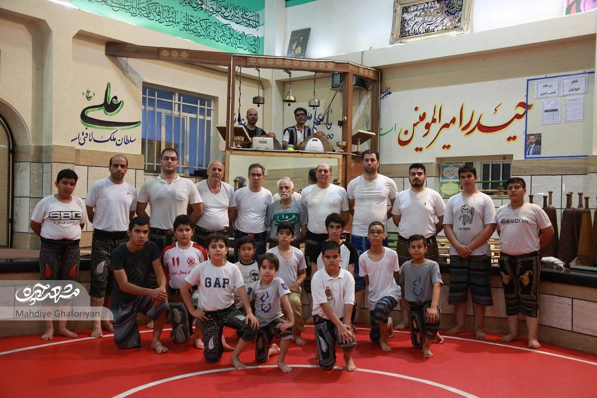 مرشدآداب‌دان