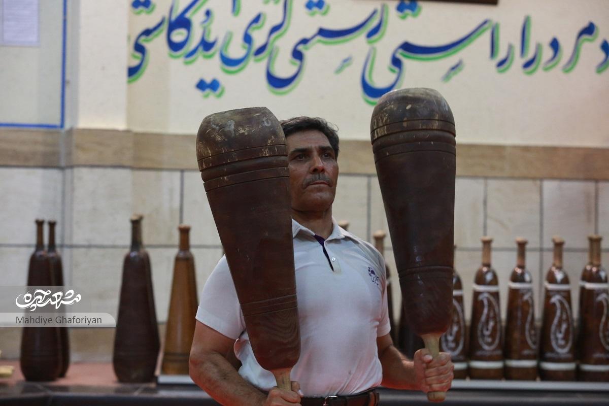 مرشدآداب‌دان