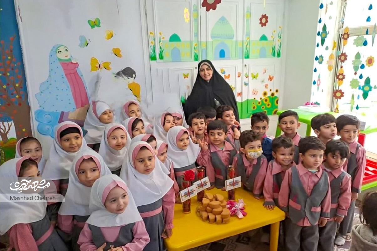 میزبانی تمام قد ساکنان منطقه سه از زائران امام رضا(ع)