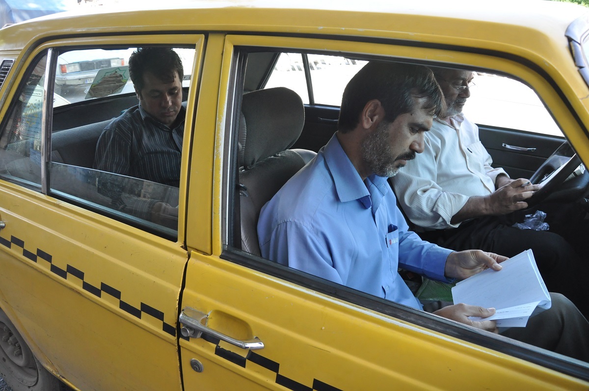 تاکــسی با طعم کــتاب! تاکــسی با طعم کــتاب!