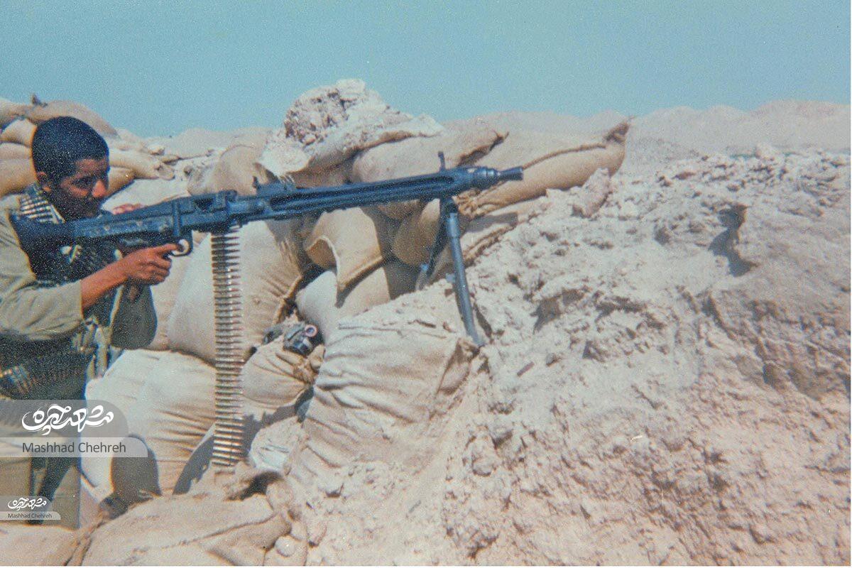 دبیرستان کاشانی پاتوق فرماندهان جنگ بود دبیرستان کاشانی پاتوق فرماندهان جنگ بود