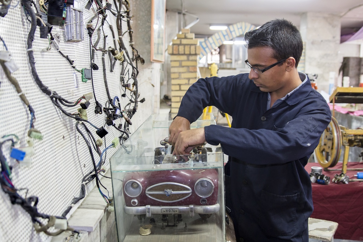 هنرستان صنعتی سیدجمالالدین اسدآبادی سرآغاز تولد یک مهندس است هنرستان صنعتی سیدجمالالدین اسدآبادی سرآغاز تولد یک مهندس است