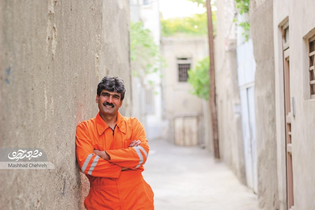 پاکبان نمونه محله ایوان، سالهاست که شبها نخوابیده! پاکبان نمونه محله ایوان، سالهاست که شبها نخوابیده!