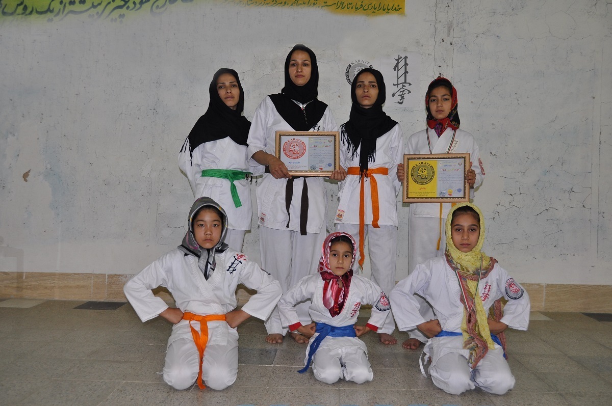 خواهران طلایی کاراتهکار