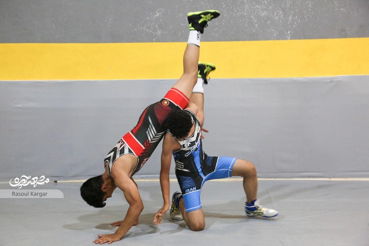 قهرمانی در سکوت