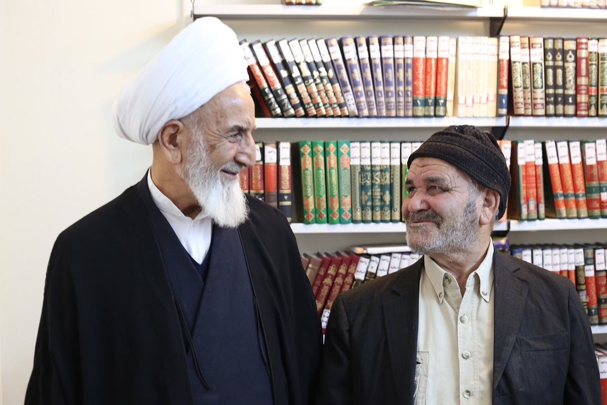 حجتالاسلام محمدحسین رجاییخراسانی فعال انقلابی محله کوی پلیس بود حجتالاسلام محمدحسین رجاییخراسانی فعال انقلابی محله کوی پلیس بود