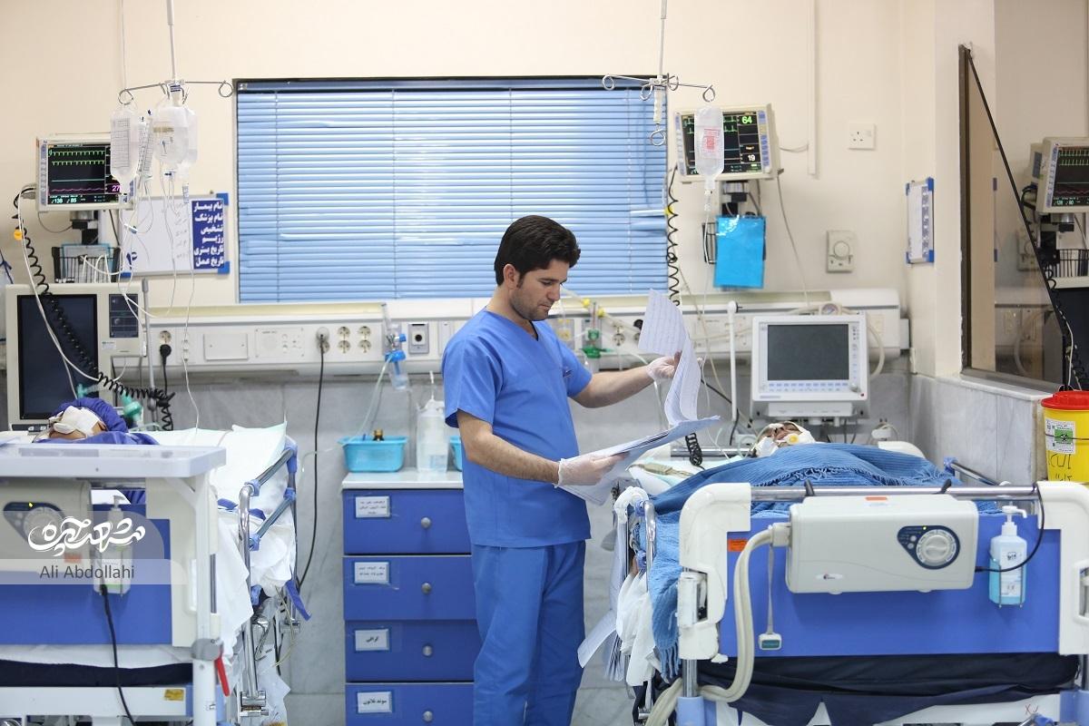 حمیرا کرامتی و مسعود ستاریمحمدپور پرستاران نمونه بیمارستان امدادی هستند حمیرا کرامتی و مسعود ستاریمحمدپور پرستاران نمونه بیمارستان امدادی هستند