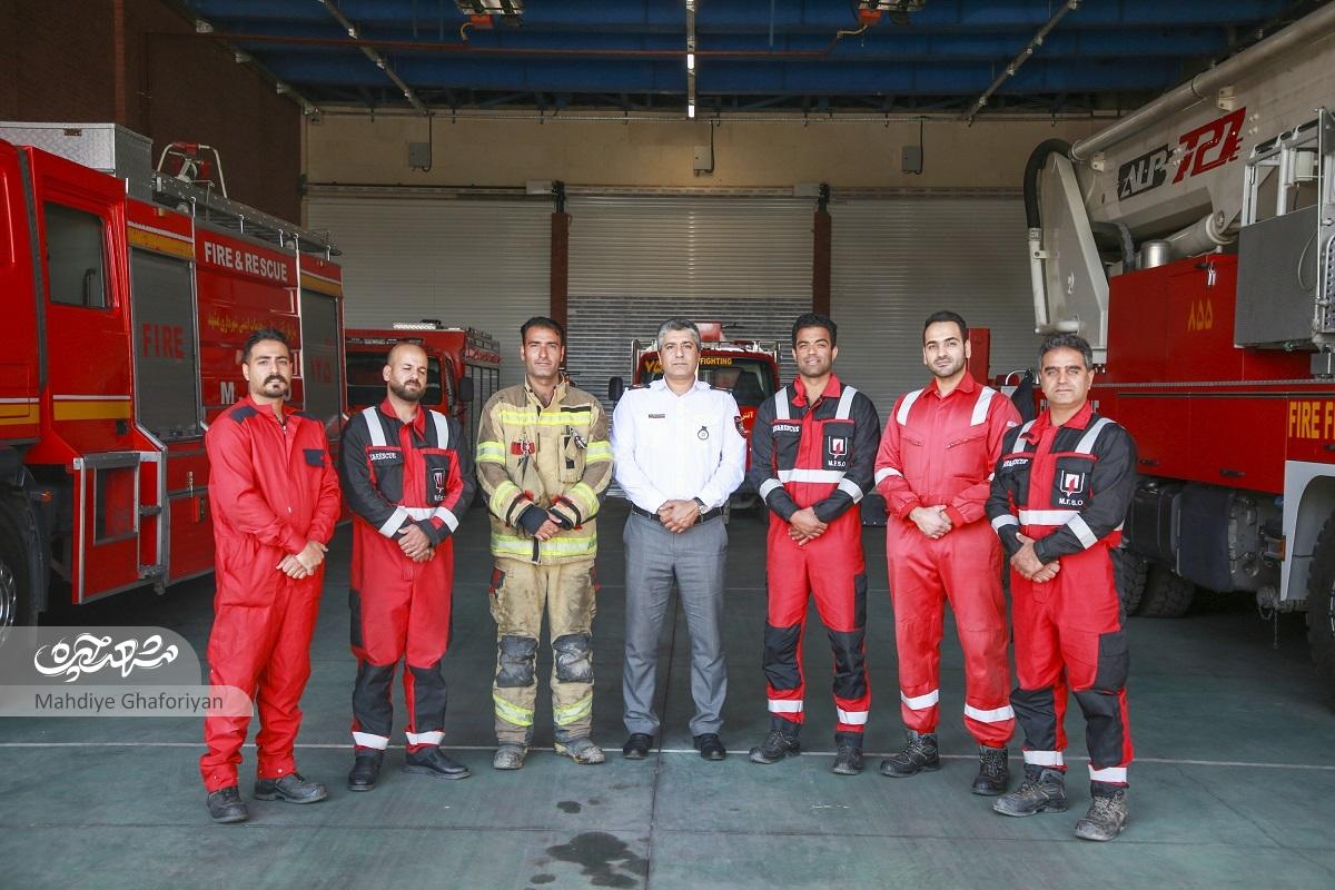 علی اخلاقی یکی از دو مدرس غواصی آتشنشانی مشهد است علی اخلاقی یکی از دو مدرس غواصی آتشنشانی مشهد است