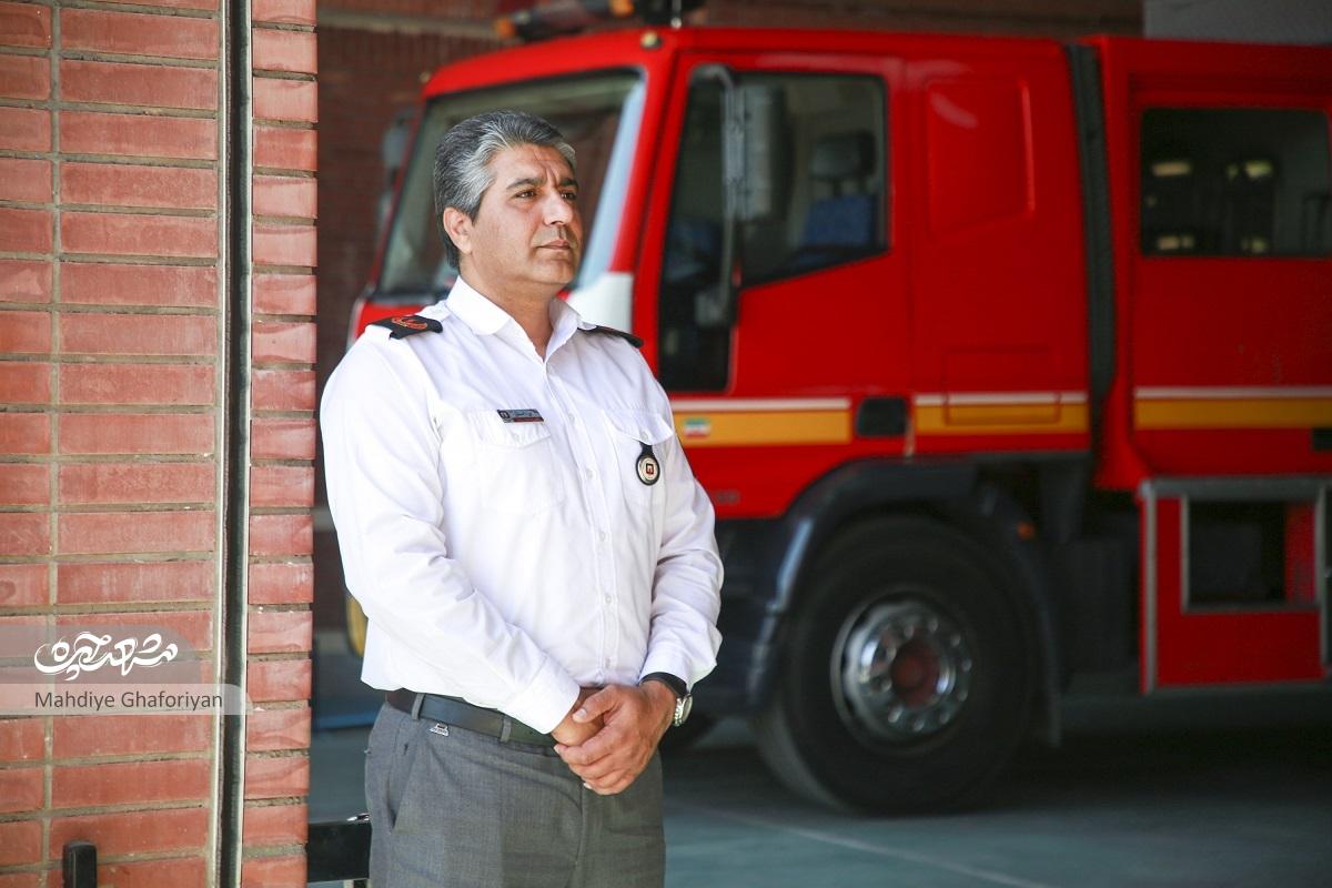 علی اخلاقی یکی از دو مدرس غواصی آتشنشانی مشهد است علی اخلاقی یکی از دو مدرس غواصی آتشنشانی مشهد است