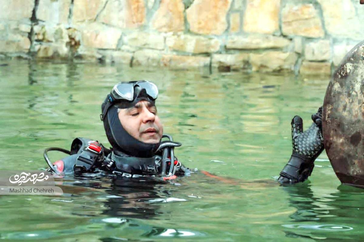 علی اخلاقی یکی از دو مدرس غواصی آتشنشانی مشهد است علی اخلاقی یکی از دو مدرس غواصی آتشنشانی مشهد است