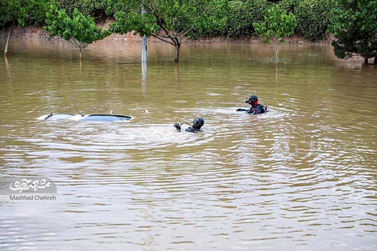 علی اخلاقی یکی از دو مدرس غواصی آتشنشانی مشهد است علی اخلاقی یکی از دو مدرس غواصی آتشنشانی مشهد است