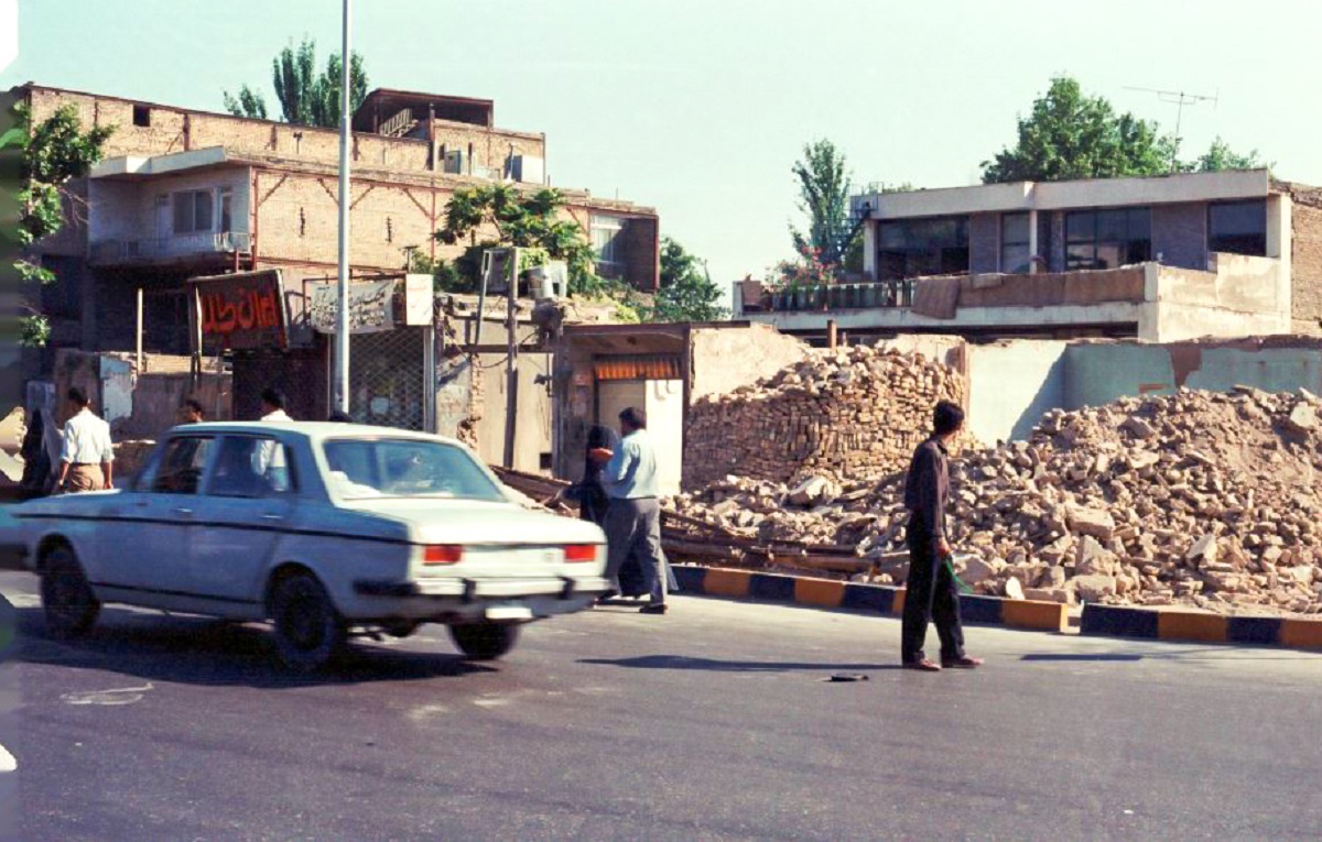 باغهایی مدفون زیر آهن و سیمان در حریم مشهد باغهایی مدفون زیر آهن و سیمان در حریم مشهد