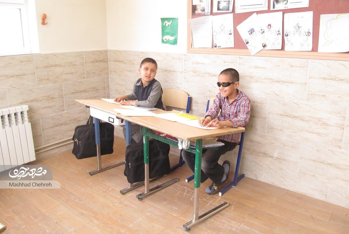 ۹۵ درصد بچههای مدرسه نابینایان و کم بینایان امام علی (ع) به دانشگاه میروند ۹۵ درصد بچههای مدرسه نابینایان و کم بینایان امام علی (ع) به دانشگاه میروند