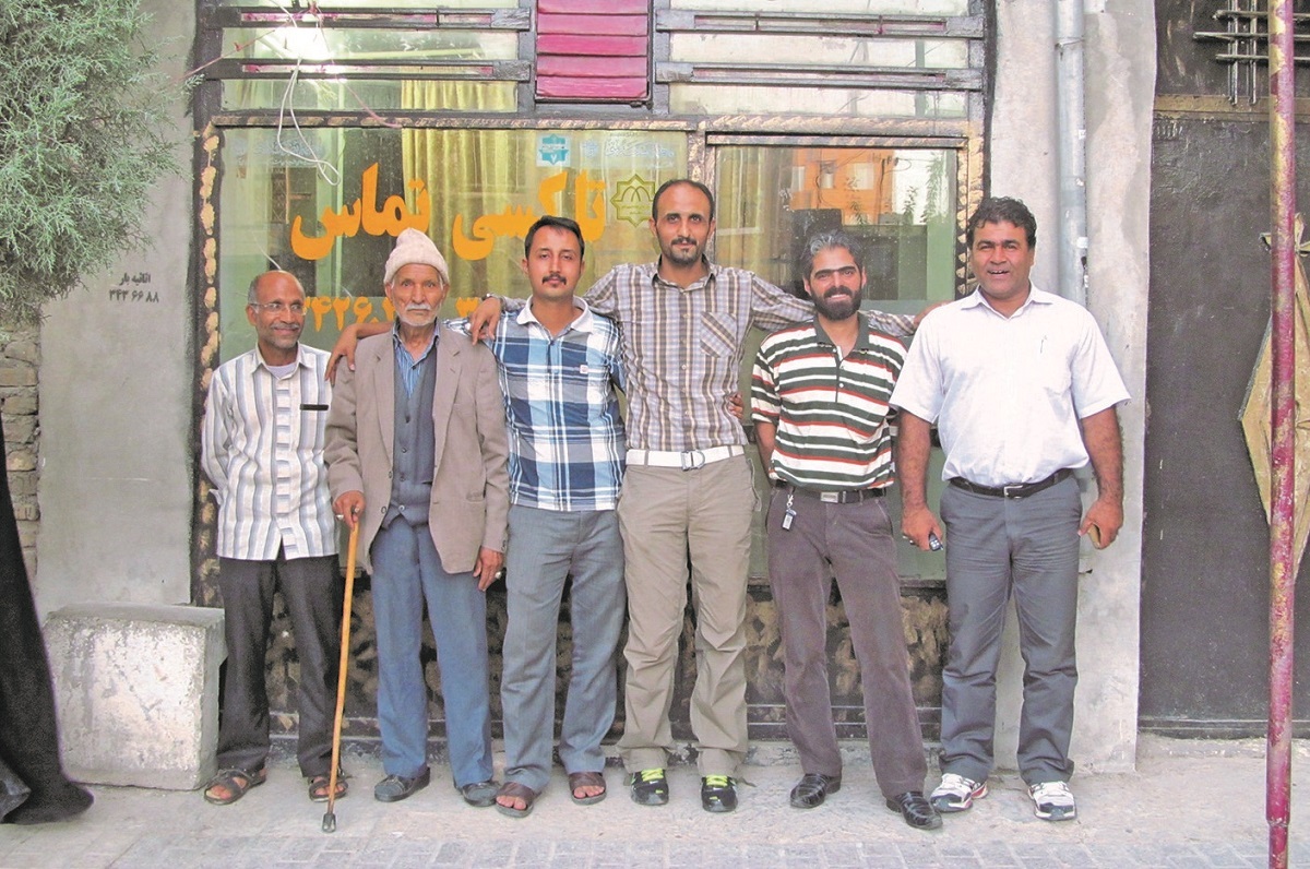 پدر شهید عباس علی‌نژاد در حمام محله‌شان کار می‌کند