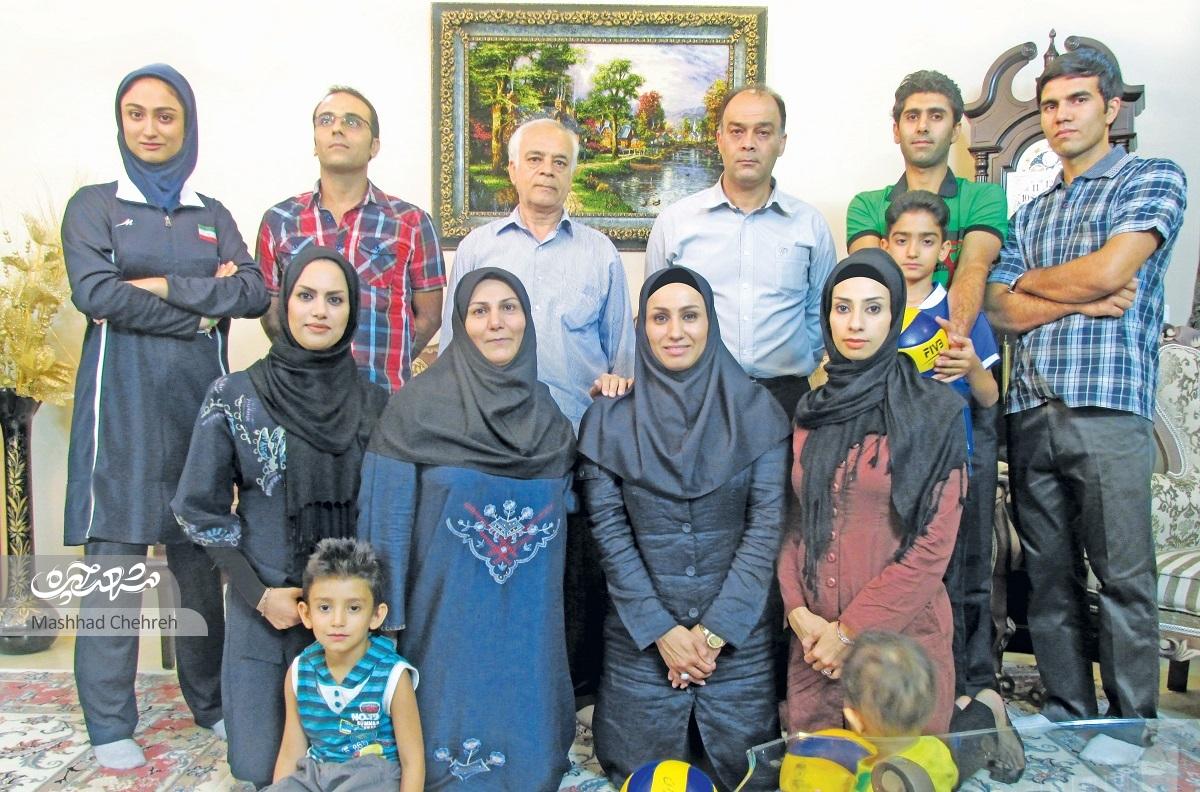 پگاه آشتیبر سابقه عضویت در تیم ملی والیبال بانوان را دارد پگاه آشتیبر سابقه عضویت در تیم ملی والیبال بانوان را دارد