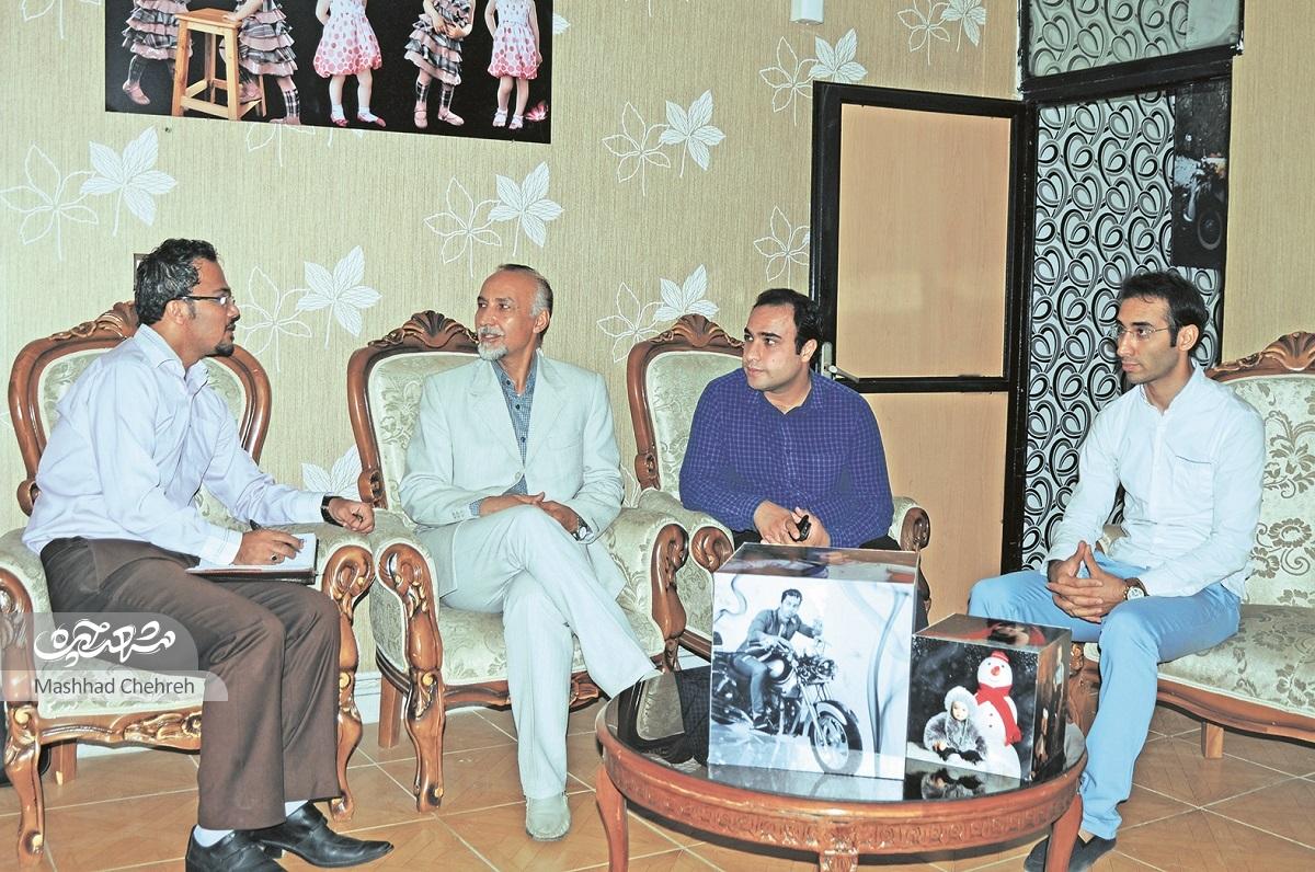 صفر گلرخ از پیشگامان عکاسی خراسان است